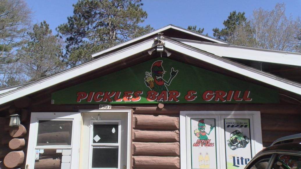 Hazelhurst bar and grill won the 2024 best burger of Wisconsin award