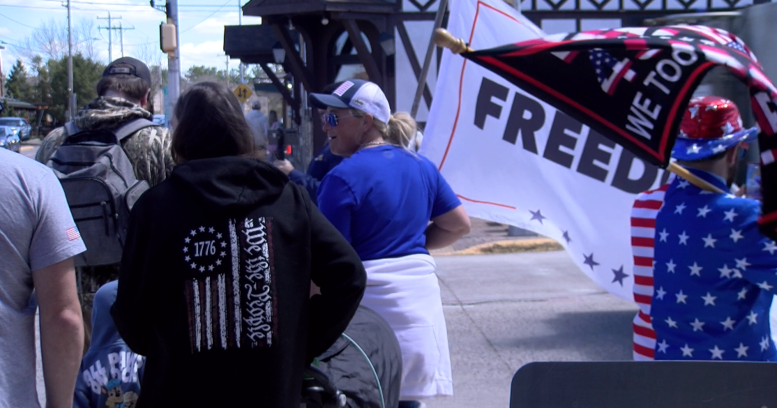 Amidst protests outside Minocqua Brewing Company, owner announces run for governor