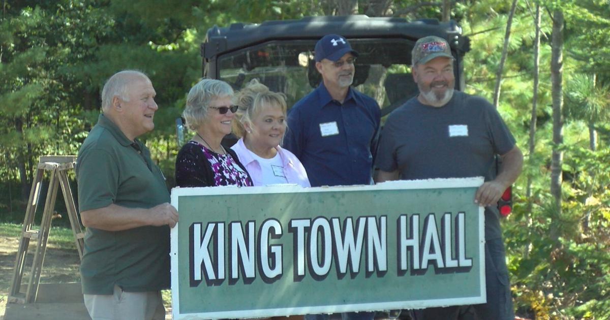 Town of King says goodbye to old town hall and hello to new one