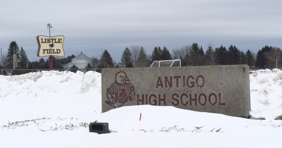 Το νεοψηφισμένο μέλος του σχολικού συμβουλίου, ο Mike Parizek, θέλει να αλλάξει την κουλτούρα στα σχολεία Antigo