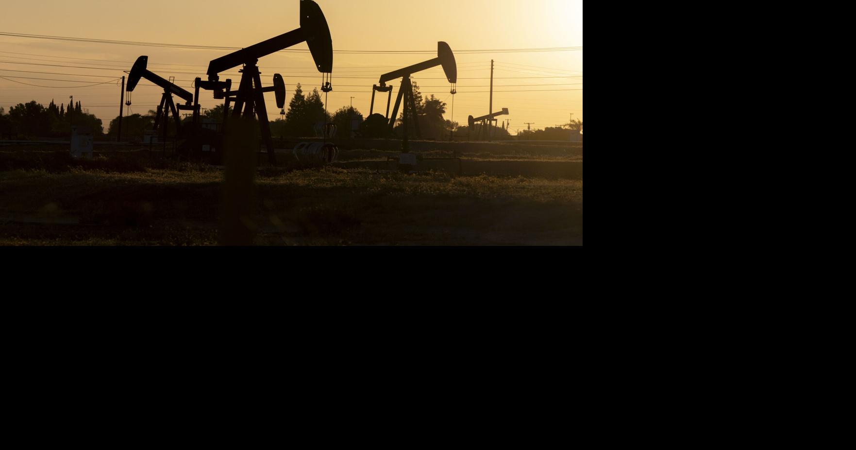 Low Prices Aren’t Stopping Exxon and Chevron From Pumping More Oil