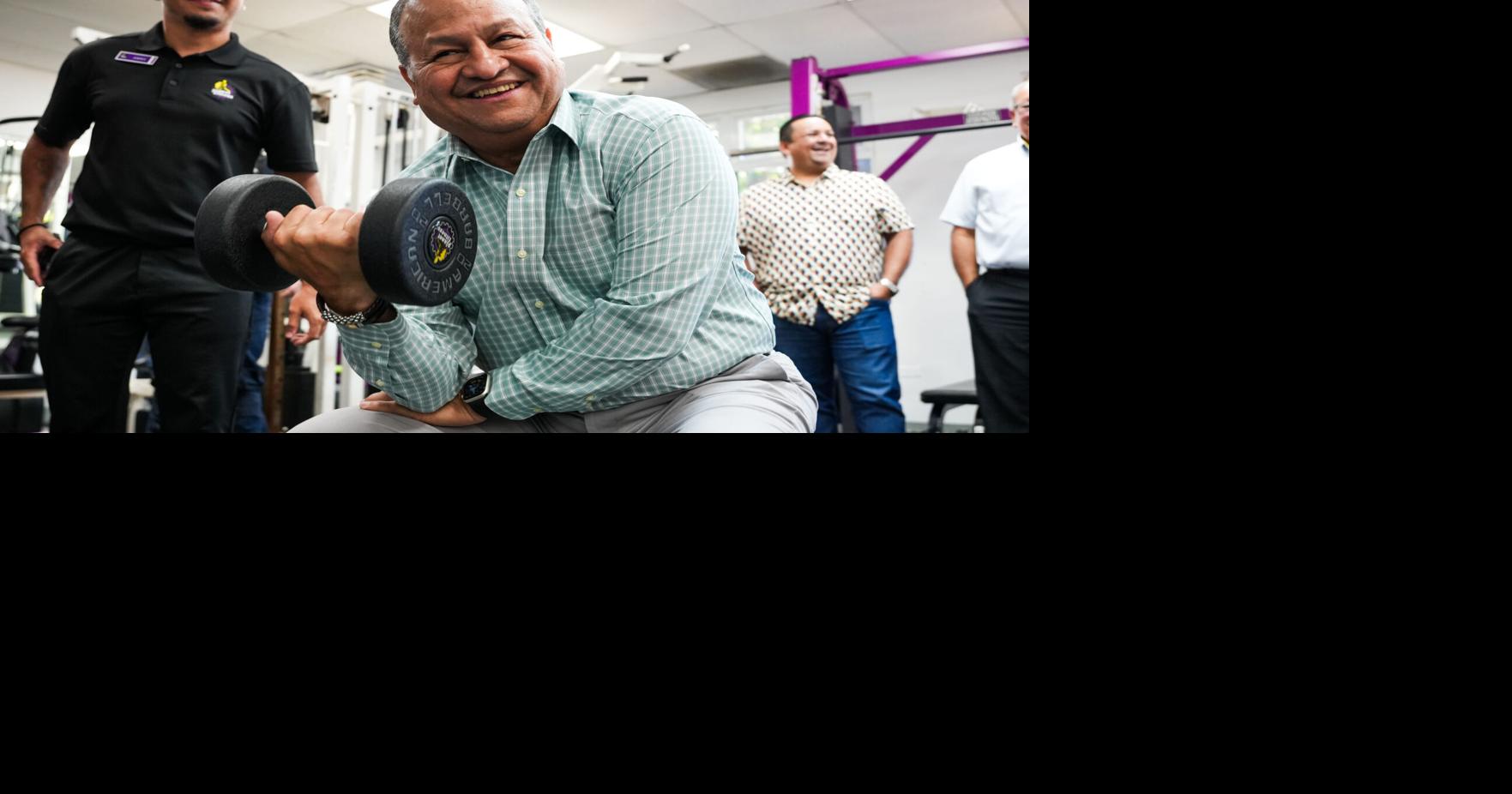Planet Fitness Donates Equipment to the Caguas Municipal Police