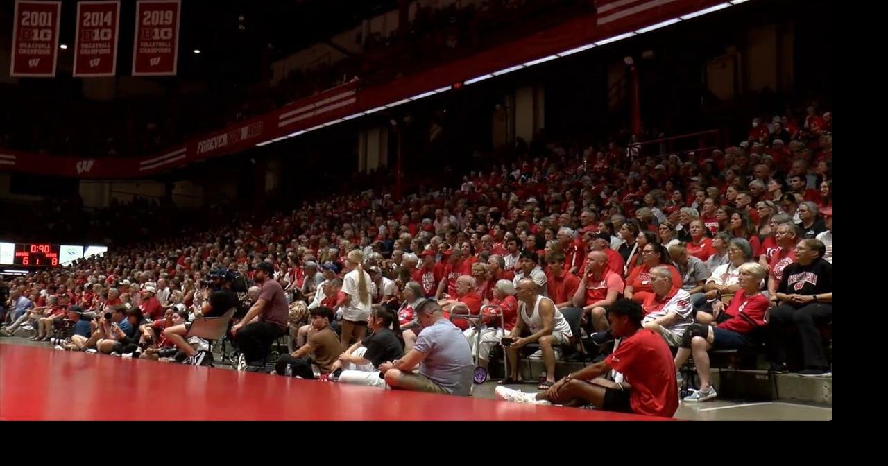 Badgers volleyball defeats Gators in home opener