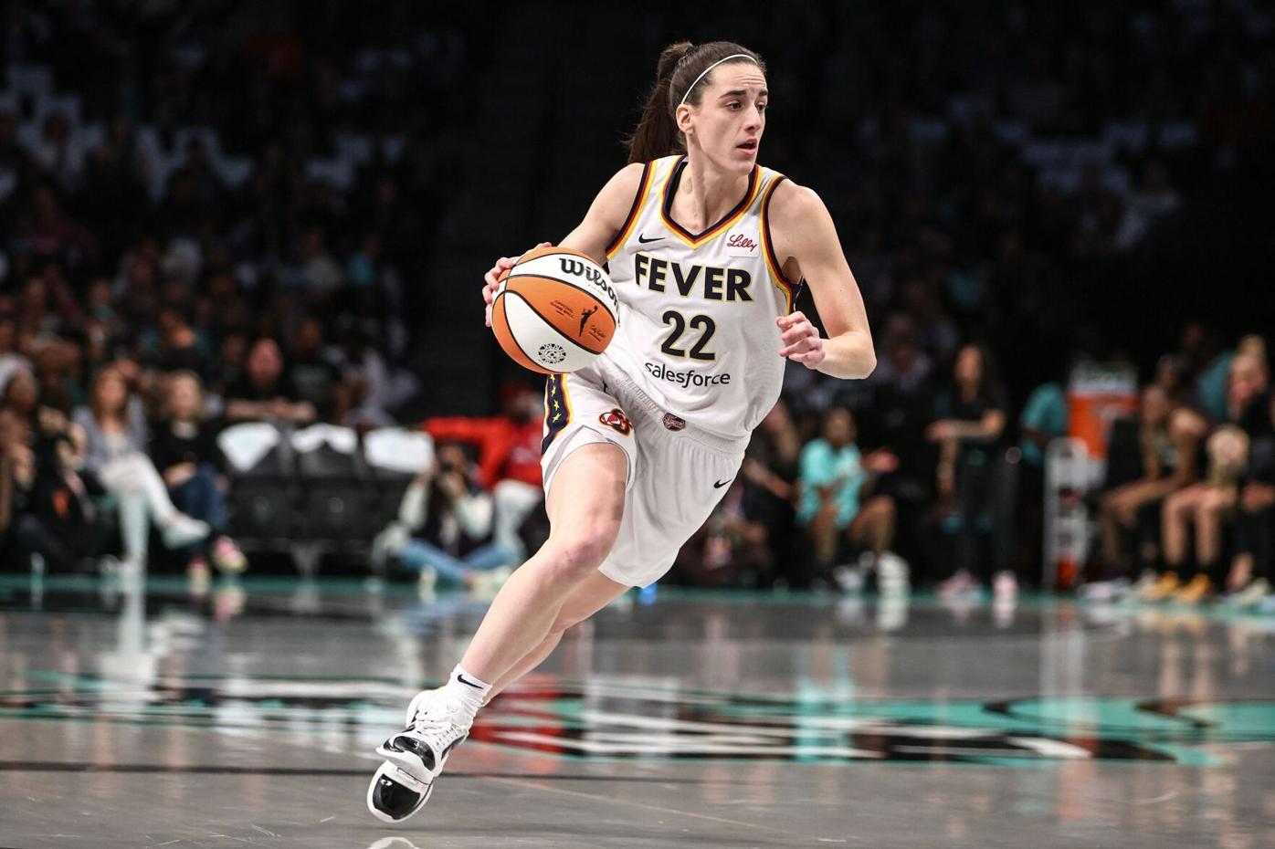 Caitlin Clark scores 22 points but winless Indiana Fever suffer third straight defeat | Sports | wkow.com