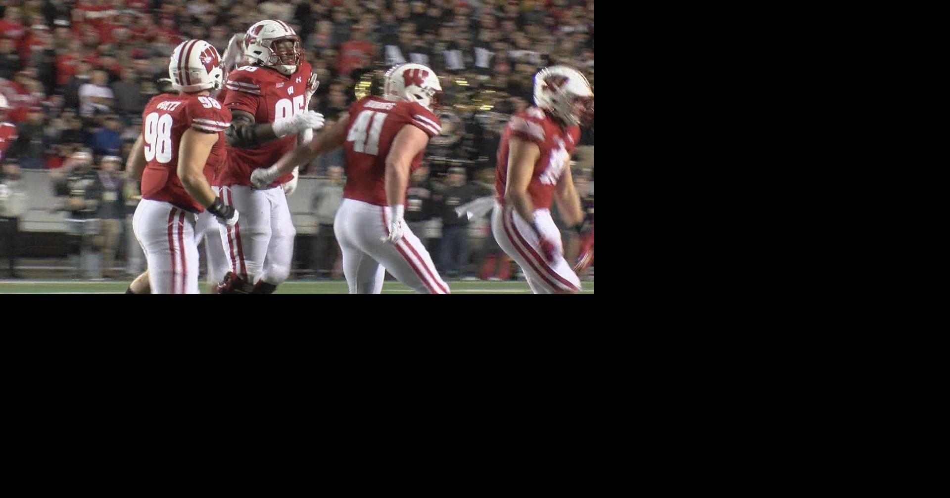 Benton announces he will return to Badgers Sports