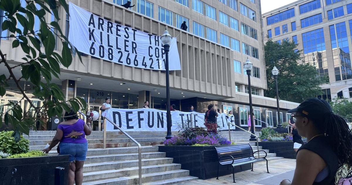 Protesters climb Madison City Hall during Corey Ruiz demonstration