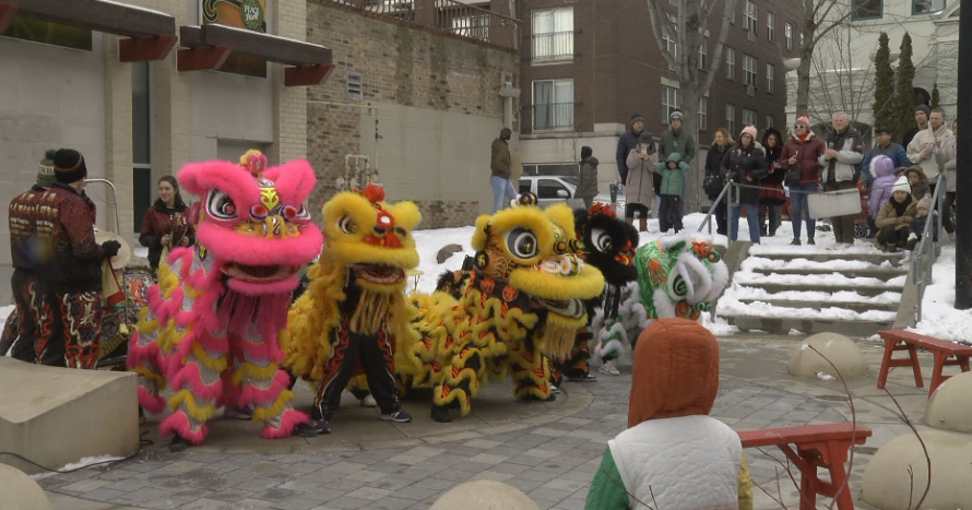 Crowds celebrate Lunar New Year with Chinese Lion Dance performance ...