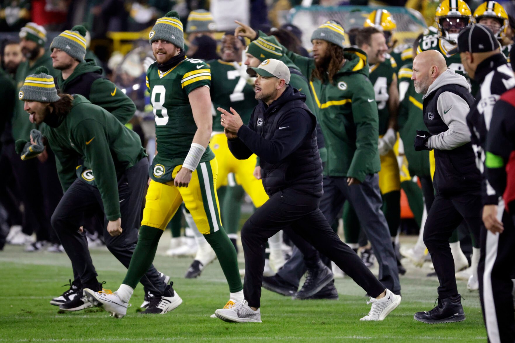 Packers Earn Playoff Spot With 17-9 Win Over Bears; GB Wins 10th ...