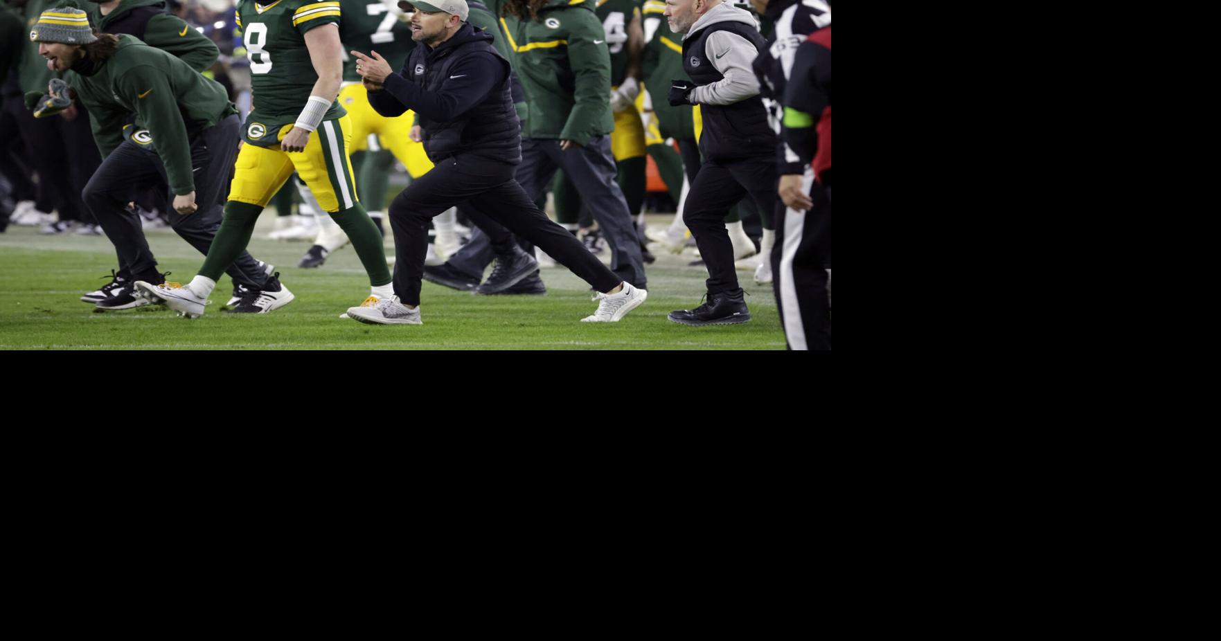 Packers earn playoff spot with 179 win over Bears; GB wins 10th straight vs. Chicago Sports