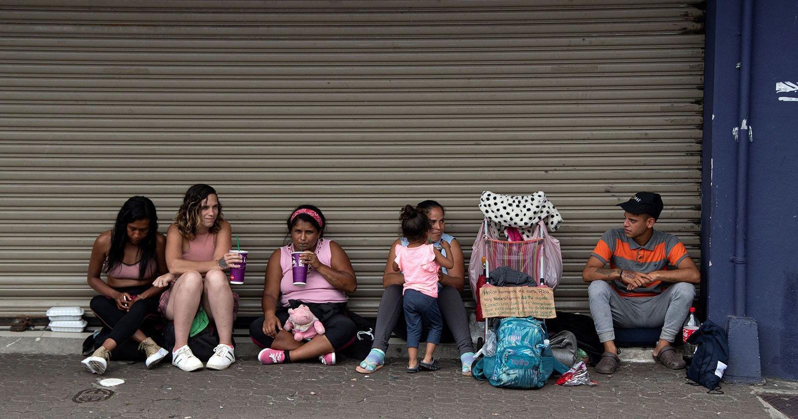 Costa Rica president orders state of emergency amid surge of migrants heading to the US - Vimarsana News