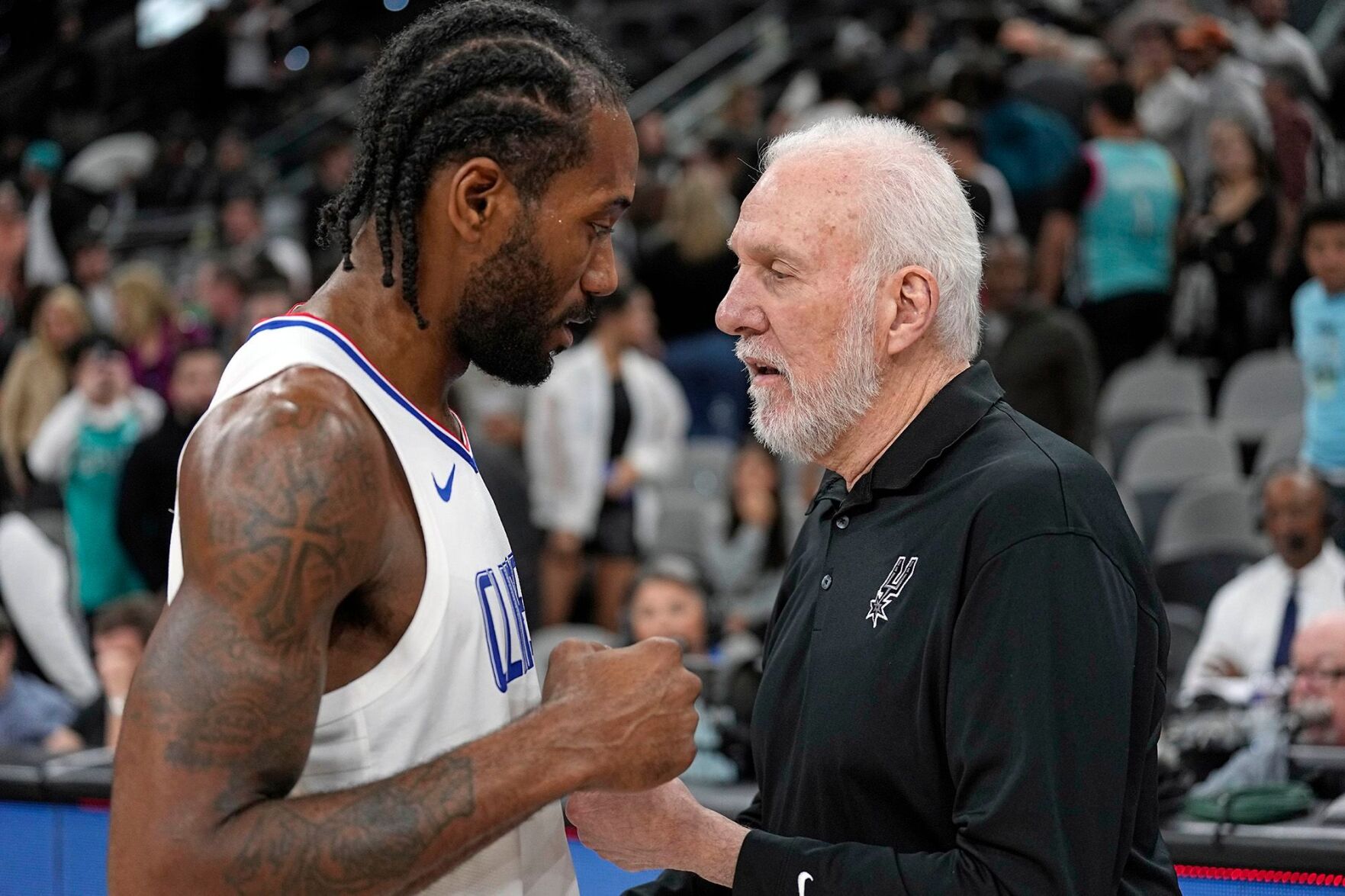 Kawhi leonard and hotsell gregg popovich