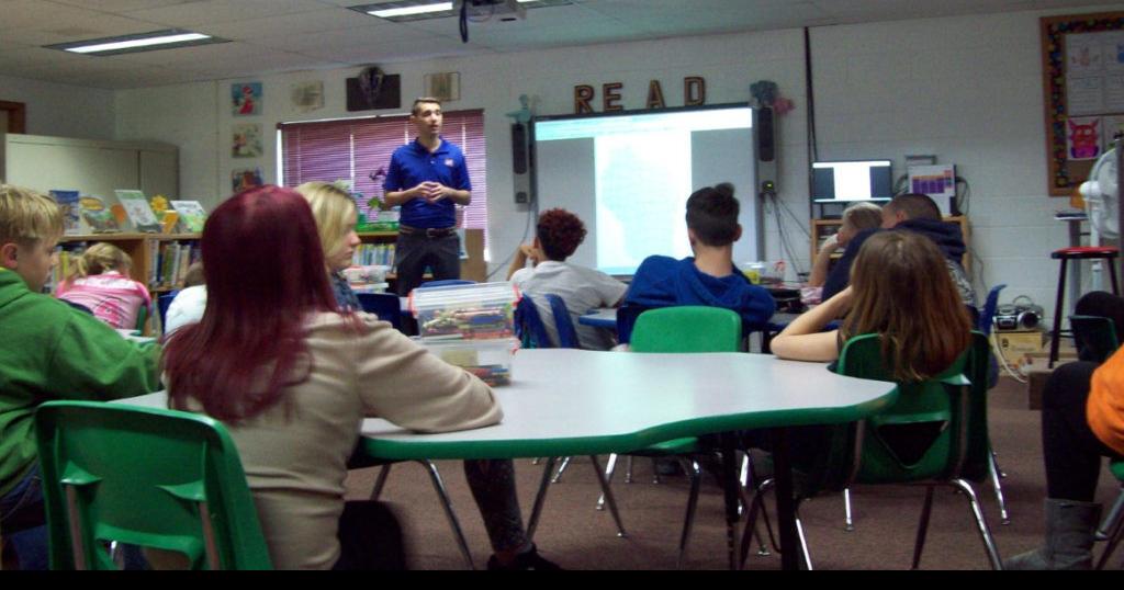 Storm Track meteorologist talks weather safety at WonewocCenter School
