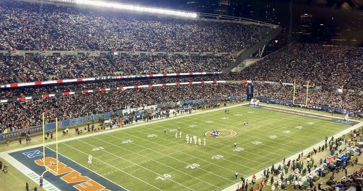 Next stop Chicago: Packers and Bears to meet in Wild Card round