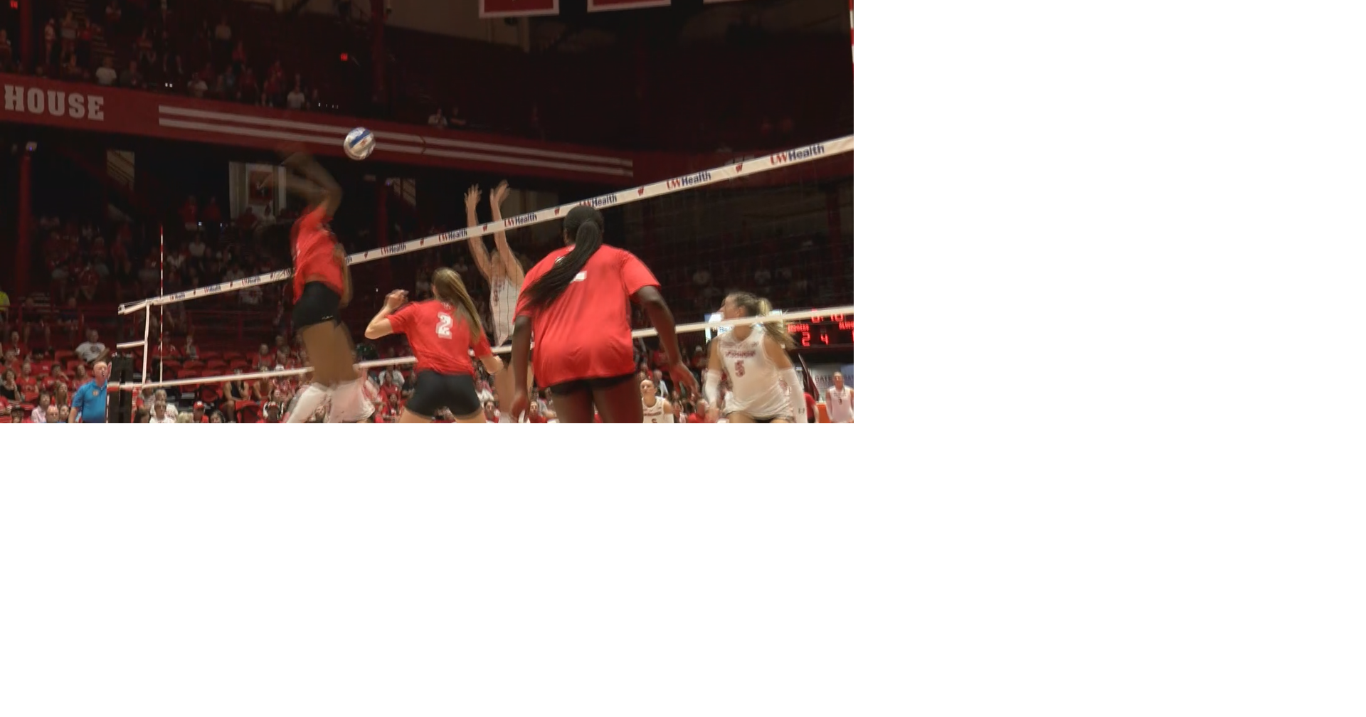 Wisconsin volleyball alumni edge current squad in four-set exhibition
