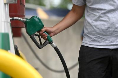 America's gas prices rise for the first time in 99 days