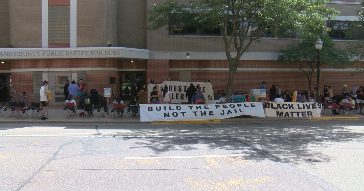 Activists bail 20 out of Dane County Jail one month after Corey Ruiz shooting