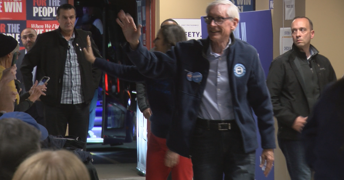 Wisconsin Governor Bus Gov. Evers, Gov. Whitmer bring 'Driving Forward Blue Wall Bus Tour' to ...