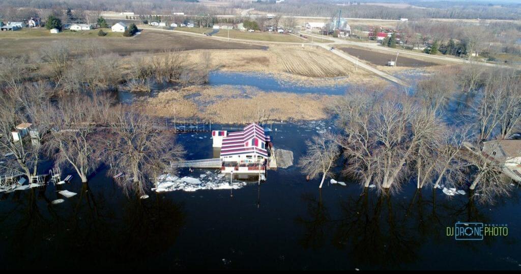 Fort Atkinson VFW surrounded by water as Rock River rises Archive