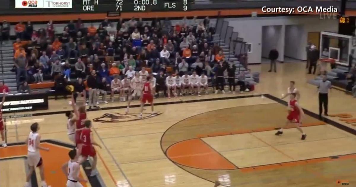 Wisconsin high school basketball team wins game with buzzer beater shot