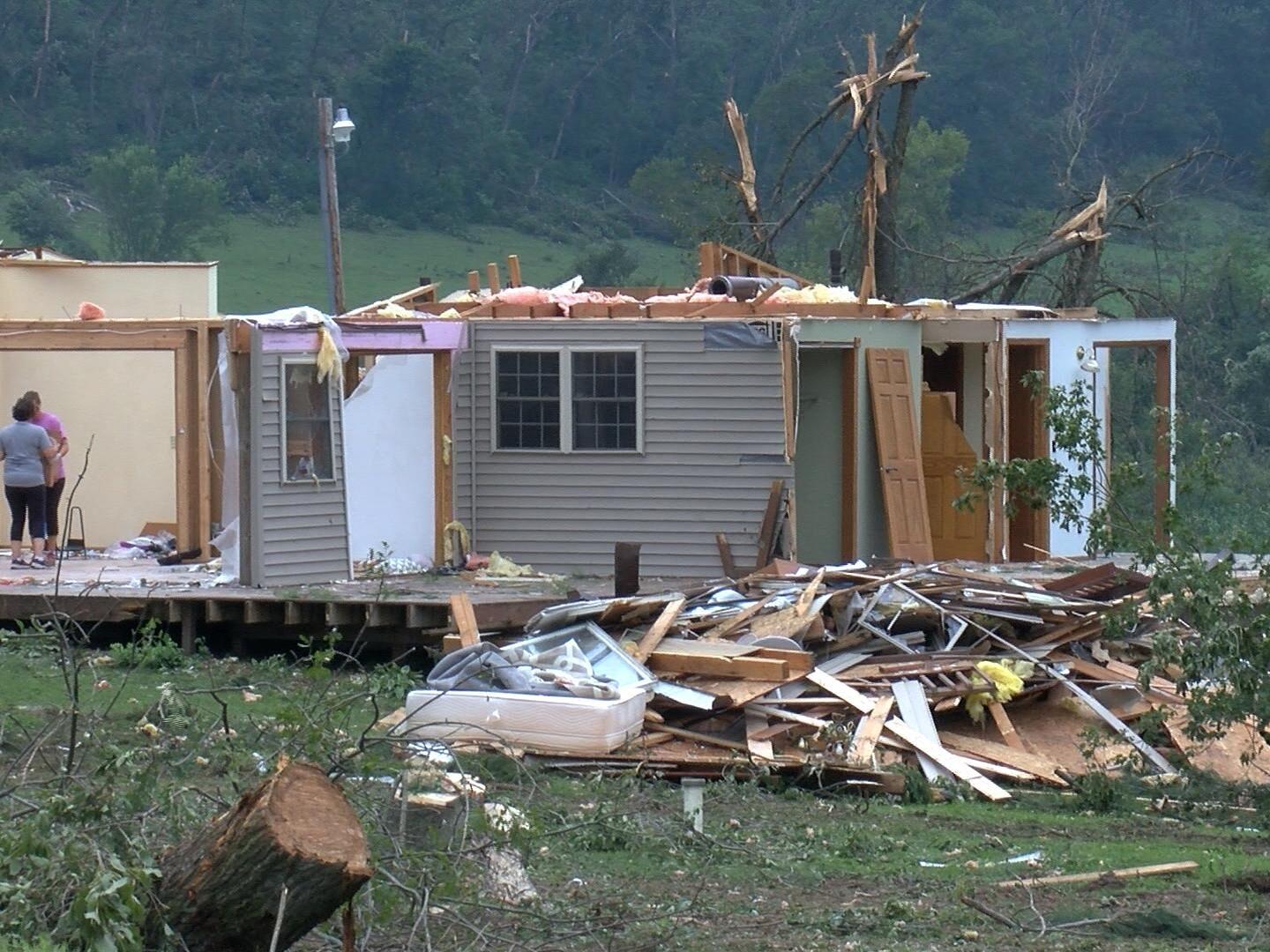 Boscobel Residents Clean Up After Tornado Devastates Town Archive Wkow Com
