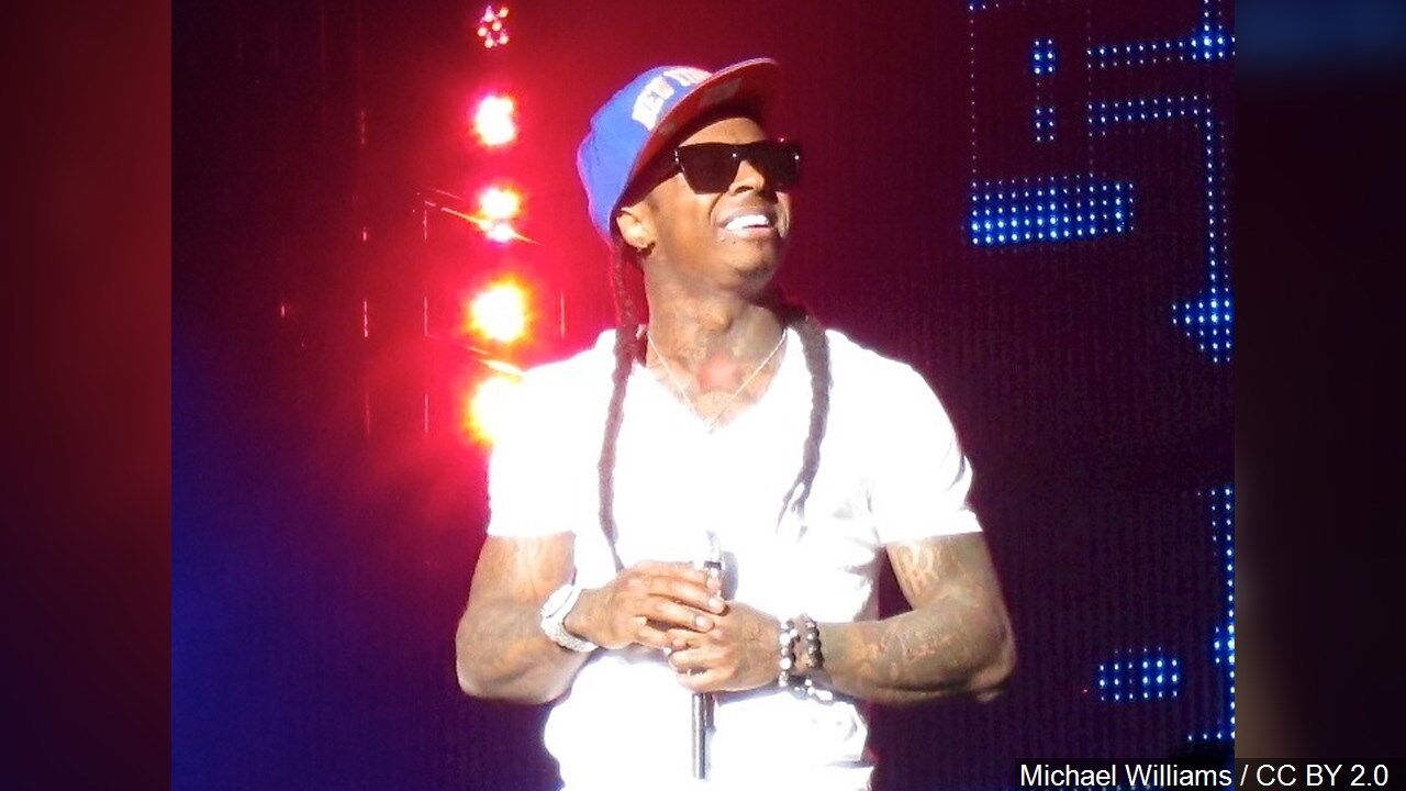 Lil Wayne Runs Out With Green Bay Packers