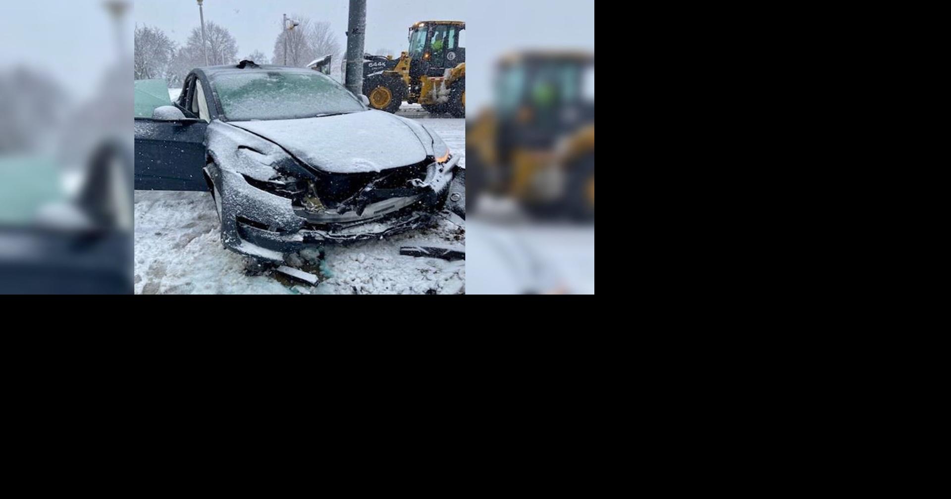 Rideshare passenger hurt after driver crashes to avoid ice Crime