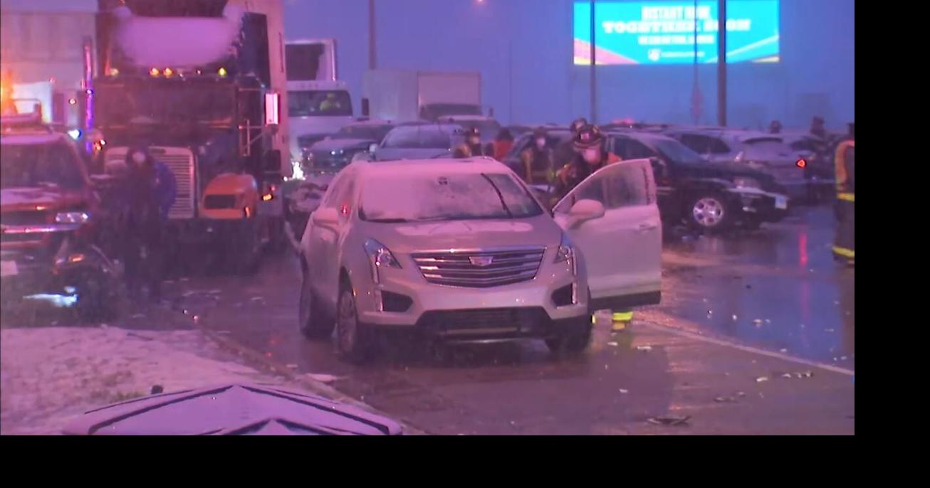 Massive pileup shuts down part of an expressway in Chicago | News ...