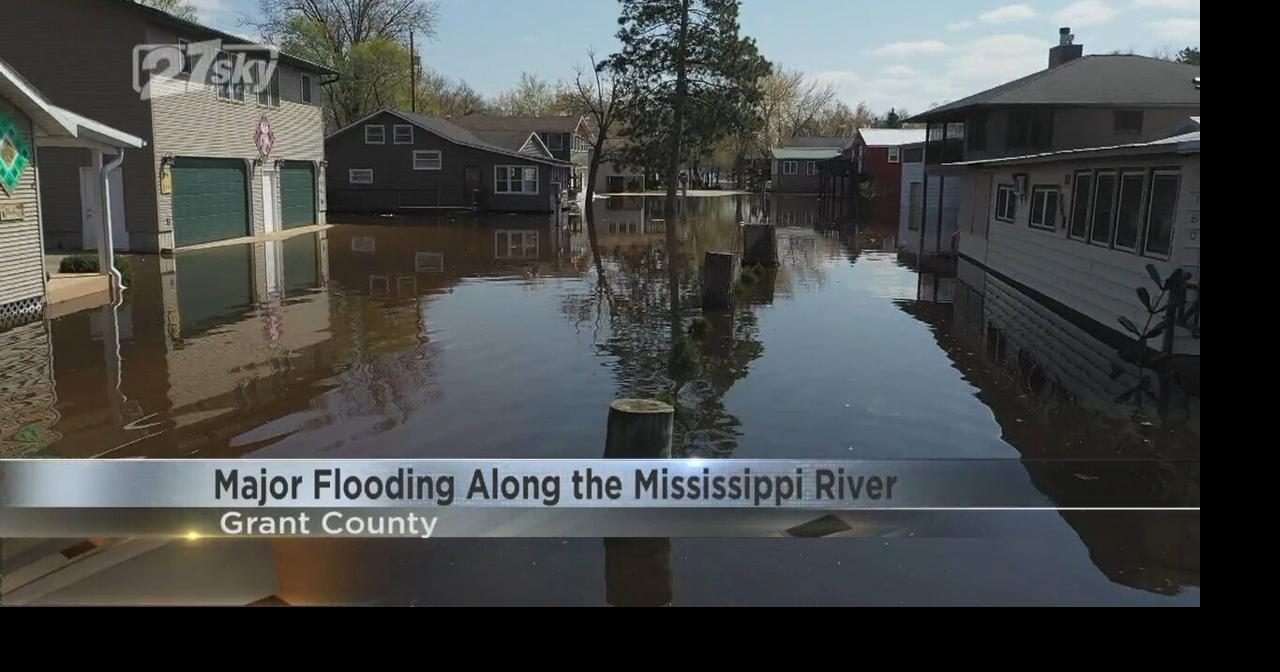Major flooding along Mississippi River forces residents to evacuate