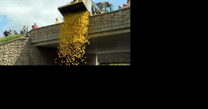 Release The Quackin: Over 3,000 Rubber Ducks Set Sail In Old Forge - Vimarsana News