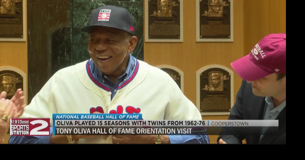 Tony Oliva visits Baseball Hall of Fame