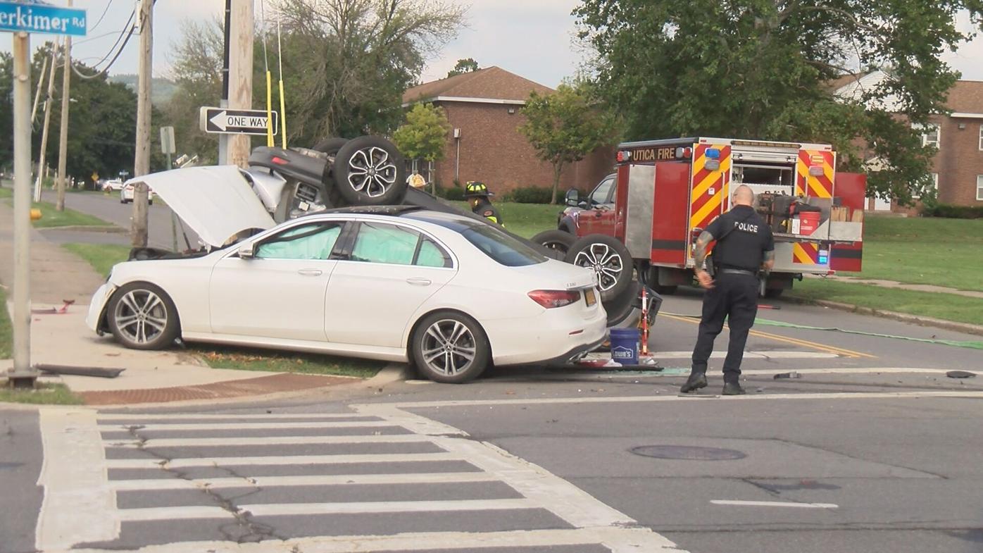 Police Investigating 2-Car Crash on Friday Afternoon in N. Utica