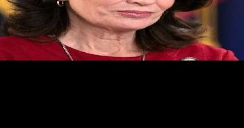 State Supreme Court Judge strikes down Hochul's mask mandate - Vimarsana News
