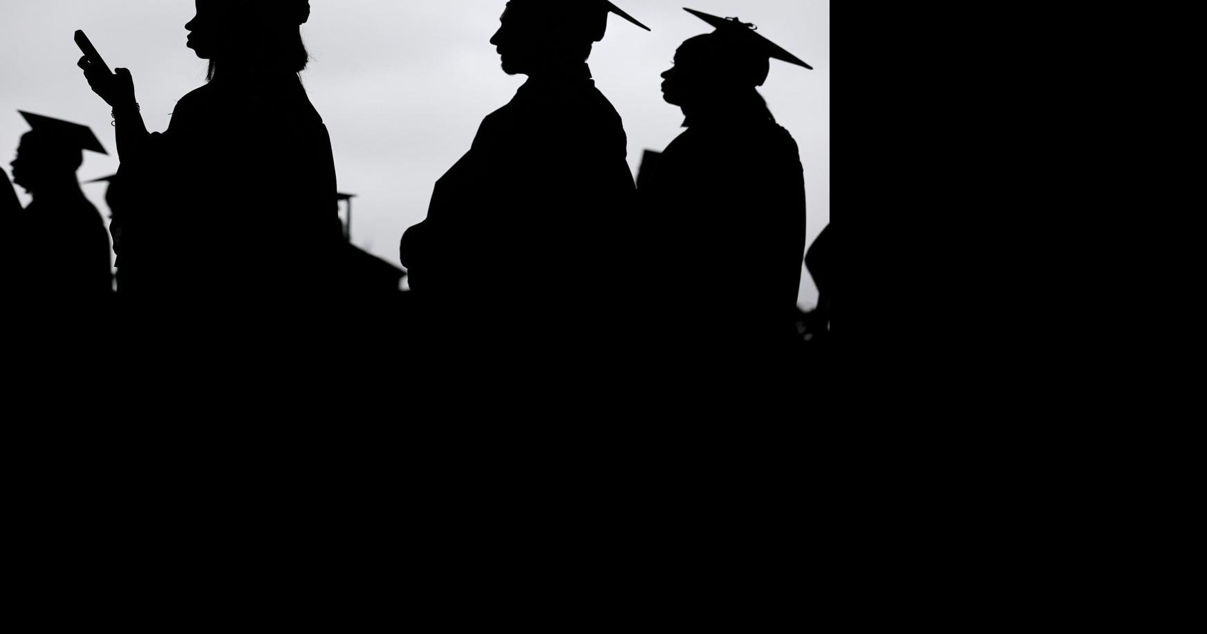 Americans' Credit Card Debt Falls, but Past-Due Student Loans Drag on Credit Scores
