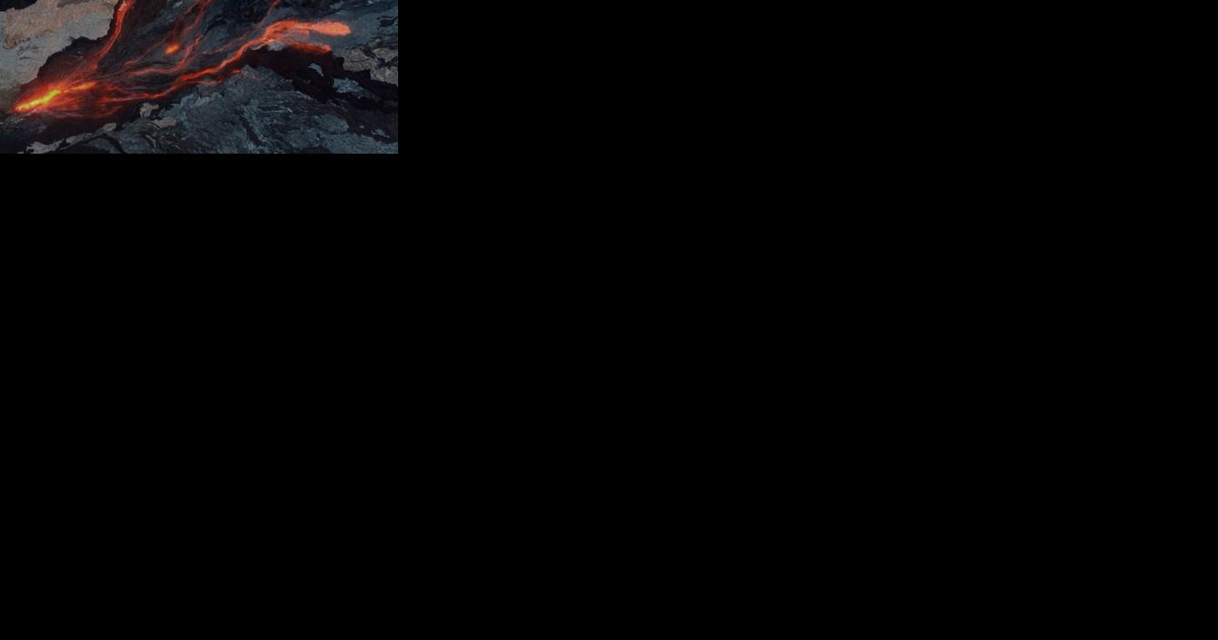 Lava is spilling toward a key Hawaiian highway, but the governor says it's  safe to visit the Big Island | National 