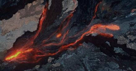 Lava is spilling toward a key Hawaiian highway, but the governor says it's safe to visit the Big Island | National Lava is spilling toward a key Hawaiian highway, but the governor says it's safe to visit the Big Island | National