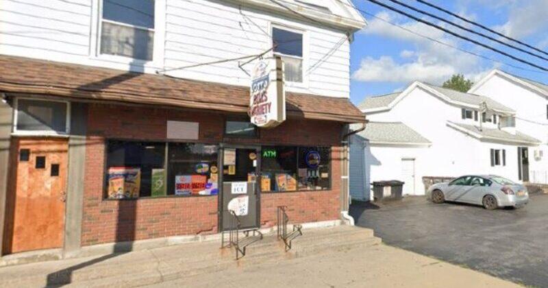 Rome police searching for suspect in armed robbery at Bill's Variety ...