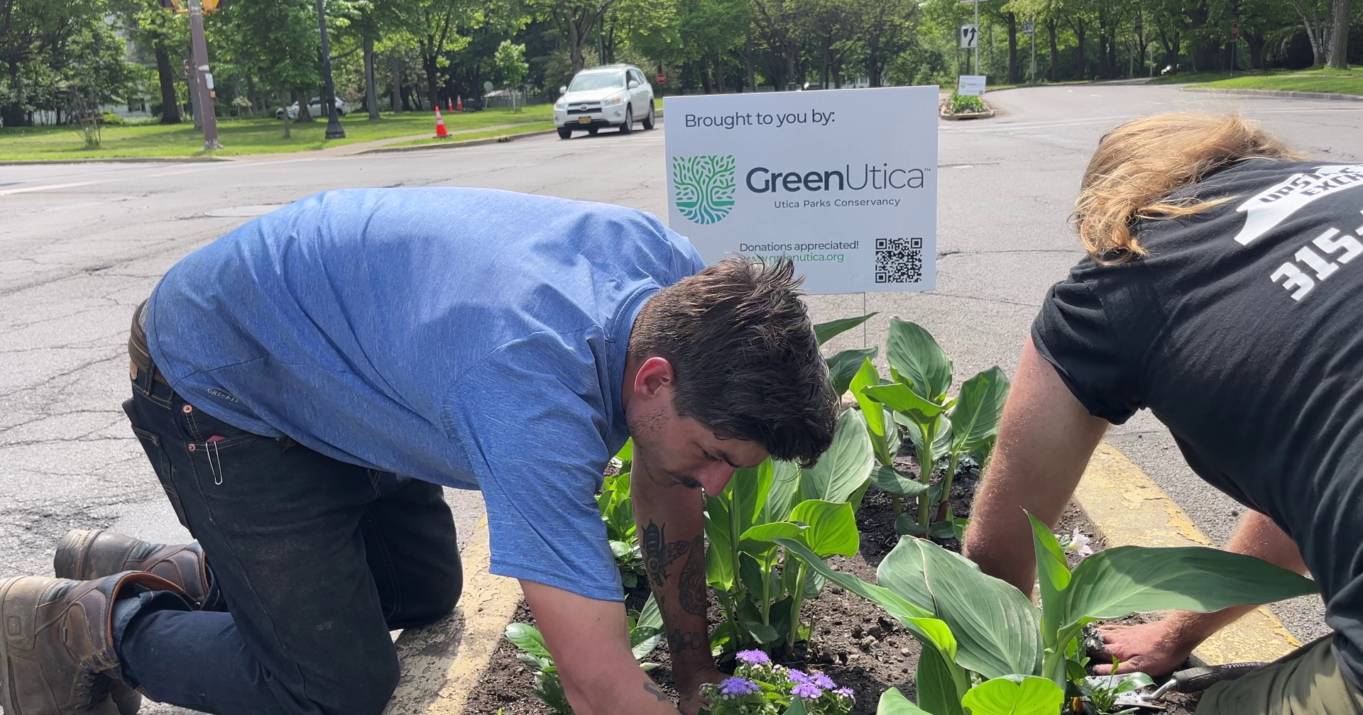 Planting Starts on Memorial Parkway in Preparation for Memorial Day - Vimarsana News