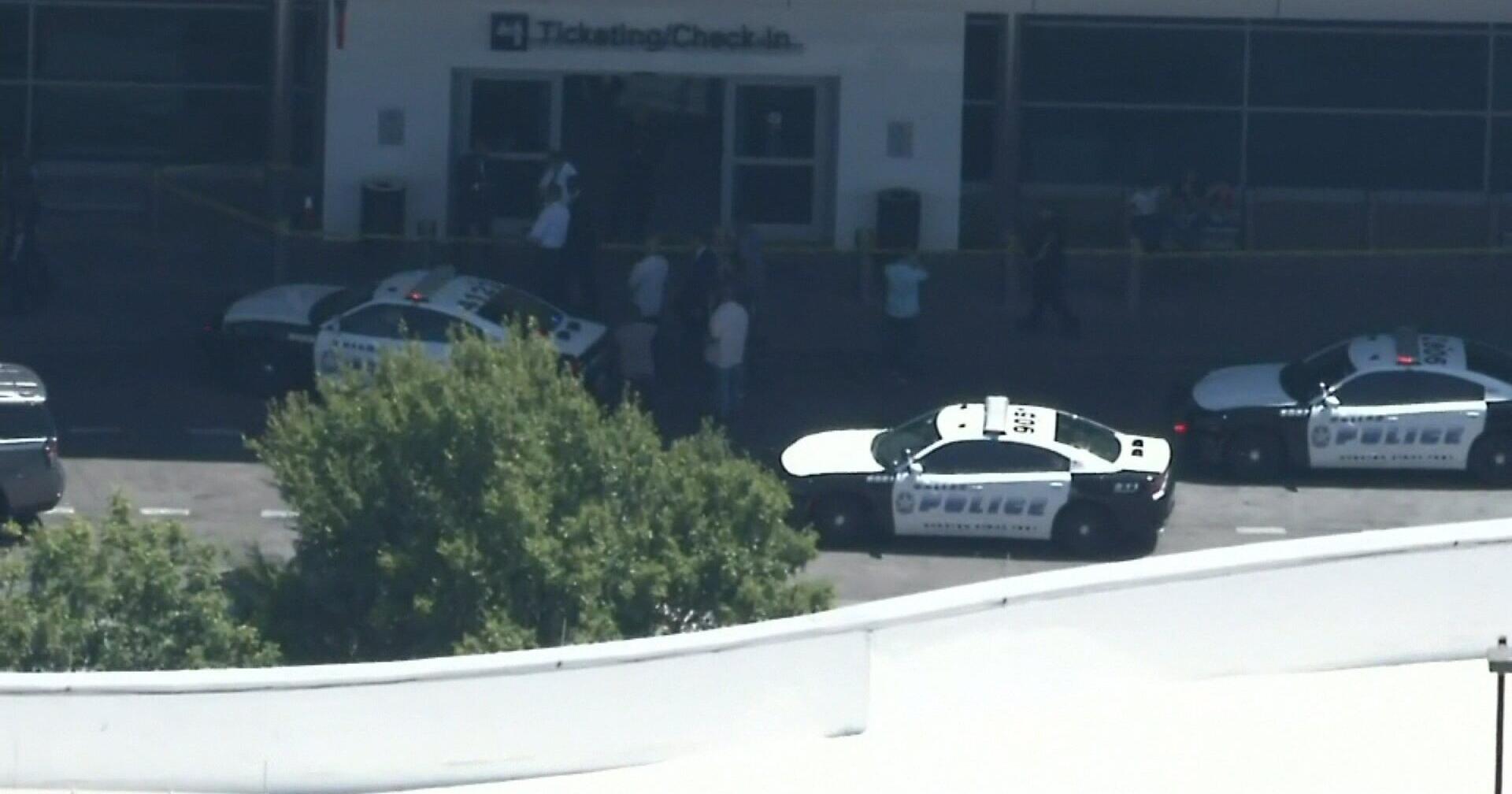 Police shoot woman who had fired shots into ceiling at Dallas Love Field Airport, authorities say - Vimarsana News