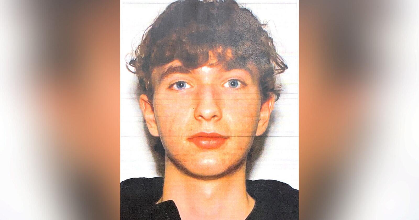 Indiana mall gunman killed by an armed bystander had 3 guns and 100 rounds of ammunition, police say - Vimarsana News