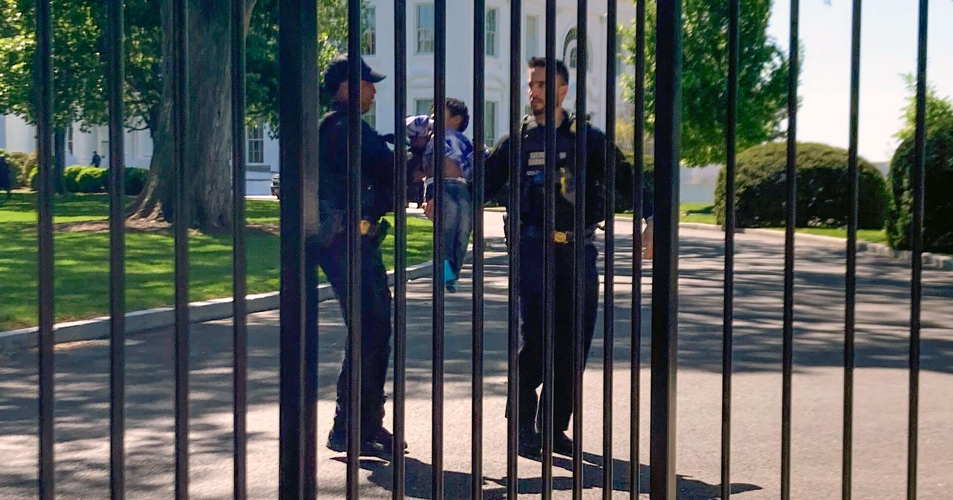 Tiny troubles: Toddler infiltrates White House grounds - Vimarsana News