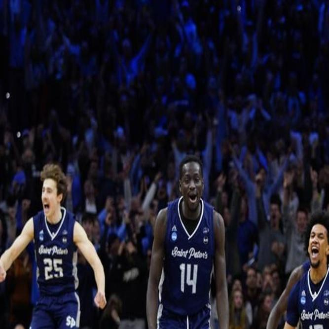 Saint Peter's becomes first 15 seed in Elite Eight, and tops ...
