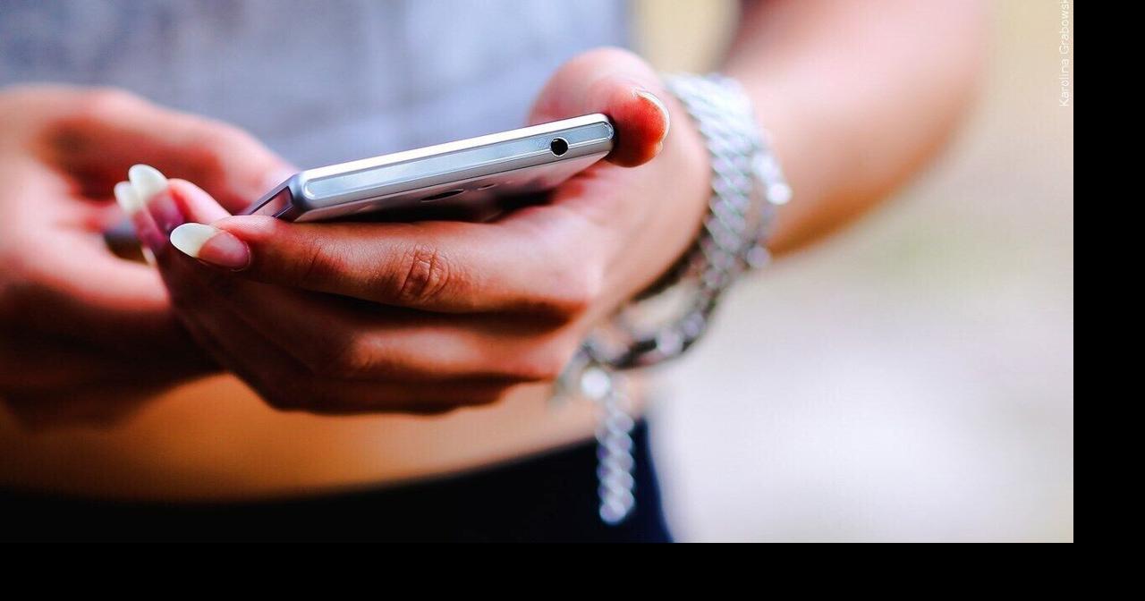 Indiana governor signs bell-to-bell school cell phone restriction