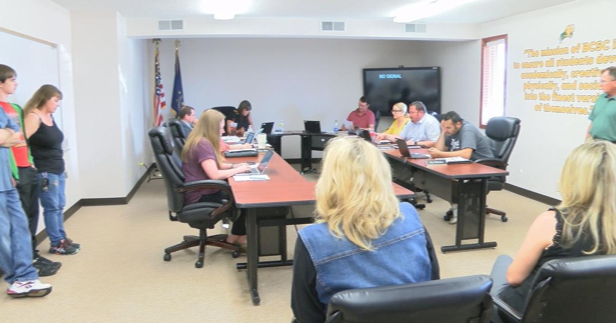 Mom and dad in Benton County worried around dropping two distinctive training trainer positions for the future 2022-23 school calendar year | Information