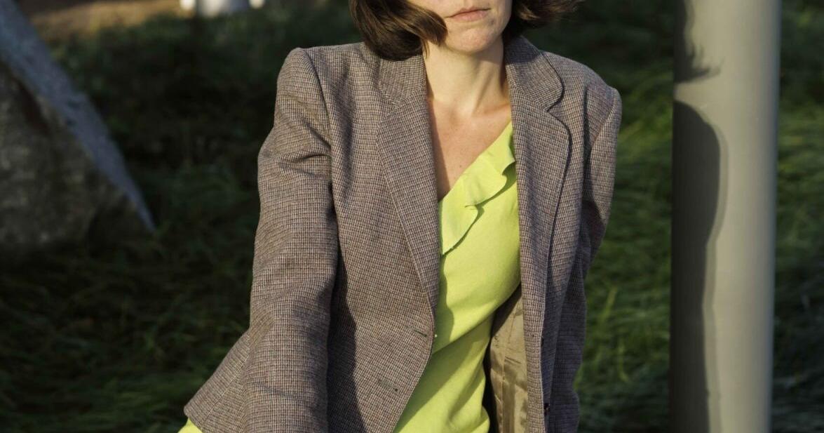 Natalie Jane Hill brings old soul to 'Hopeful Woman'