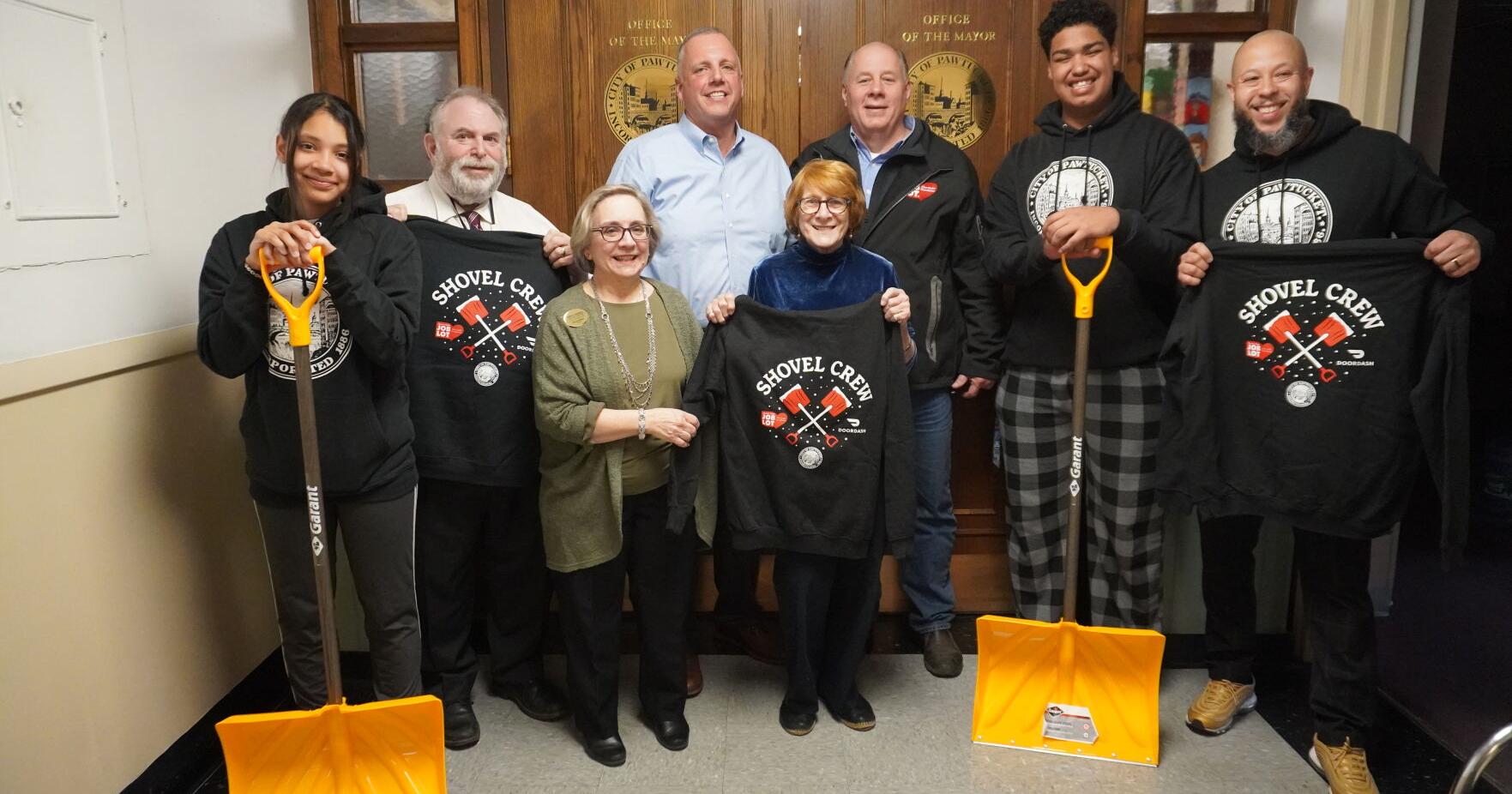 City celebrates successful senior shoveling program - Vimarsana News