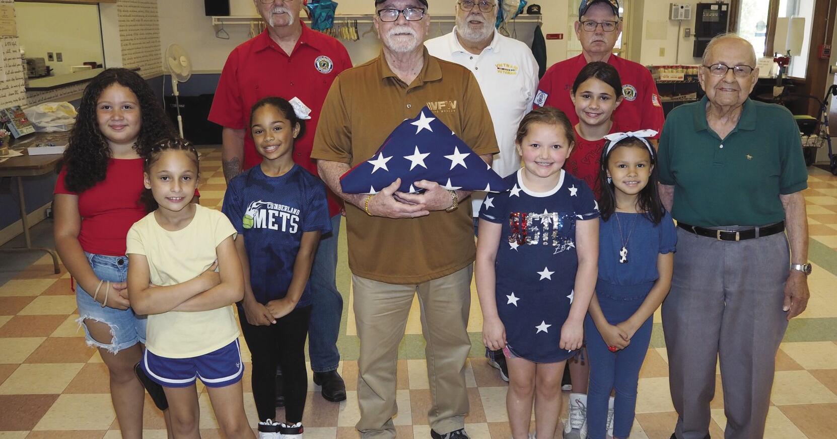 Harris Elementary students help put on Flag Day program - Vimarsana News