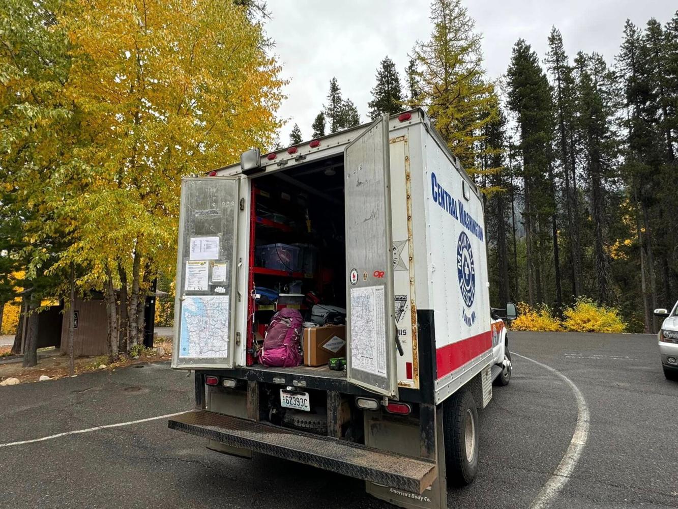 Two missing Navy aviators declared dead days after aircraft crash in