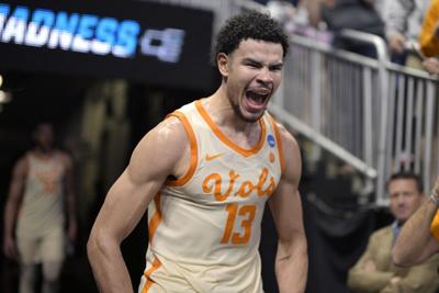 Tennessee beats up Duke, wins 65-52 to advance to Sweet 16
