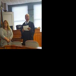New Fulton County Circuit Court Clerk Jaime Reason Mathews sworn in