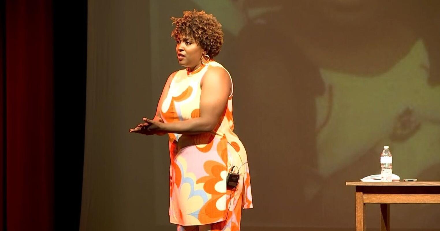 Paducah marks Juneteenth with stories of freedom and humanity from Kentucky performer Lacresha Berry - Vimarsana News